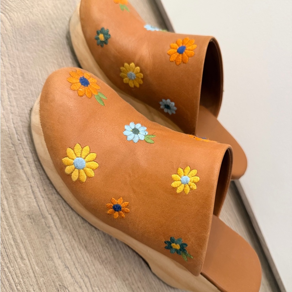 Pilcro Tan Floral Embroidered Mules - Picture 4 of 6